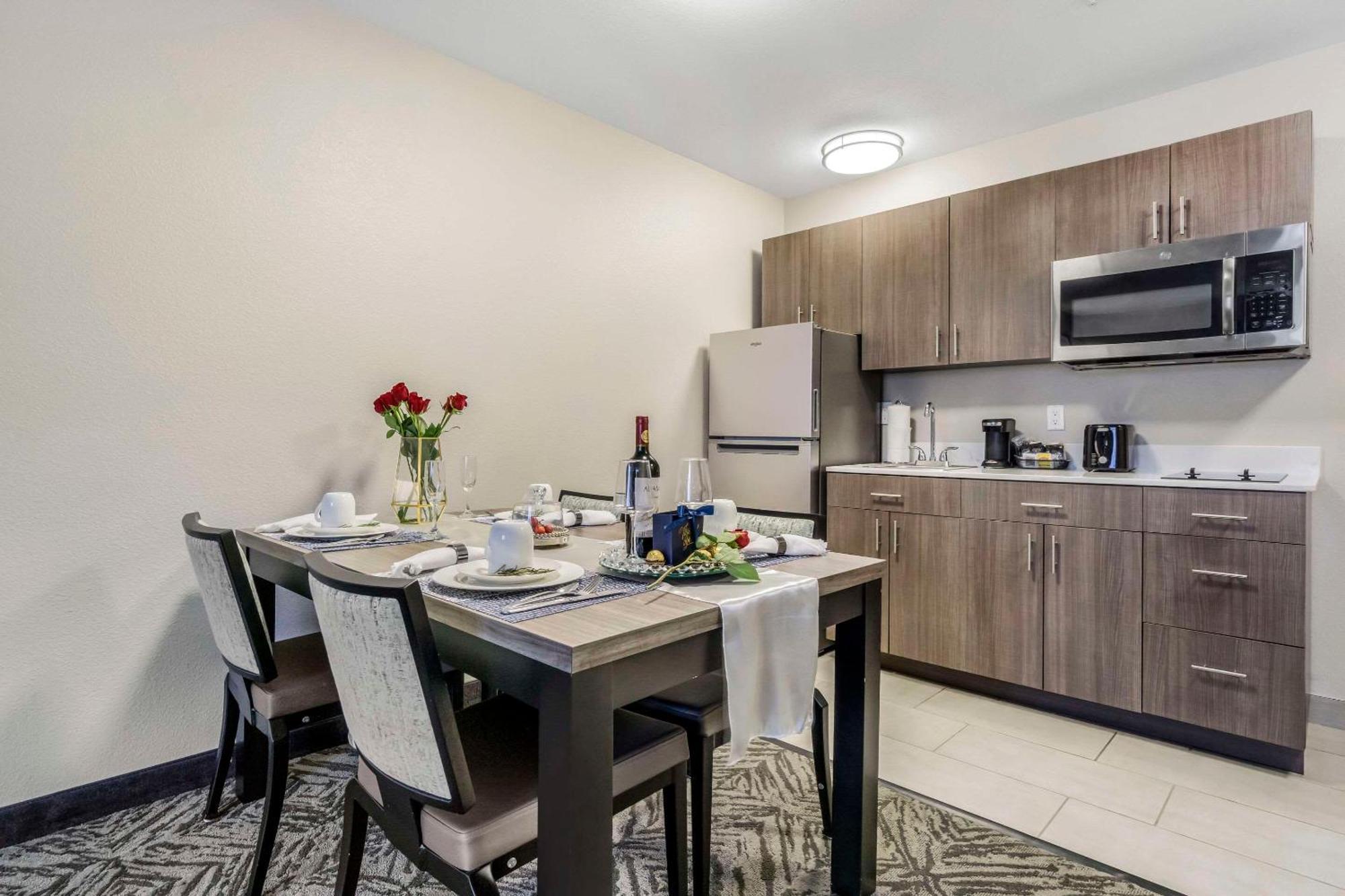 Comfort Inn & Suites Pacific - Auburn Екстер'єр фото