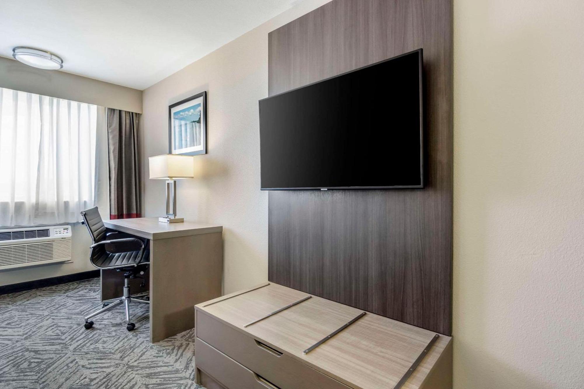 Comfort Inn & Suites Pacific - Auburn Екстер'єр фото